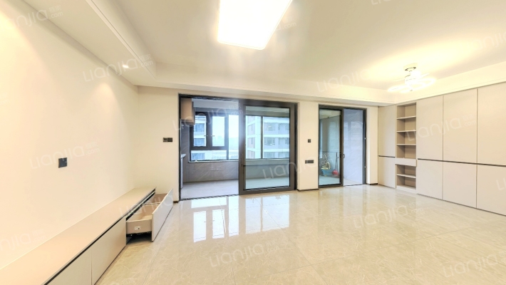 融创澜岸里二手房实景图