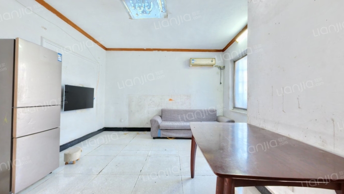 蓝天公寓二手房实景图