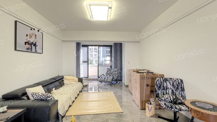 东方红梅溪枫林二手房实景图