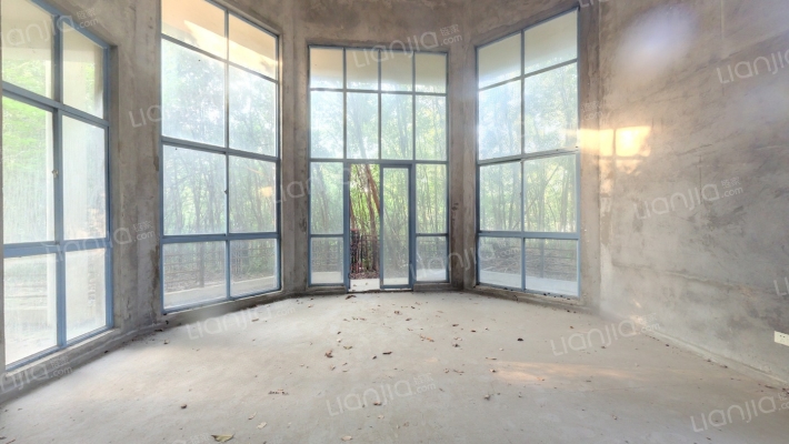 元一高尔夫别墅二期二手房实景图