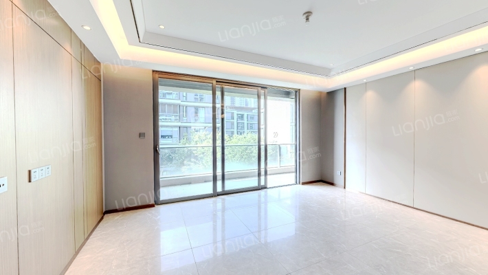 融创玖玺台二手房实景图