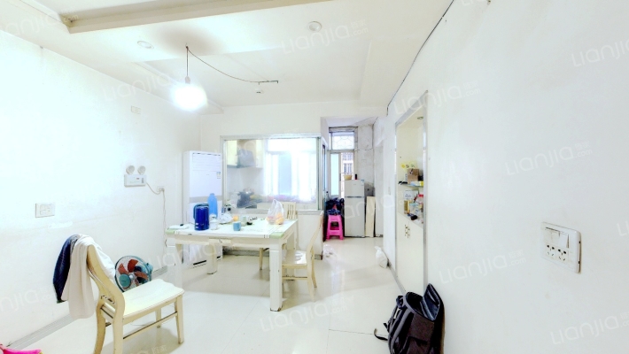 安盛路一百三十三弄二手房实景图