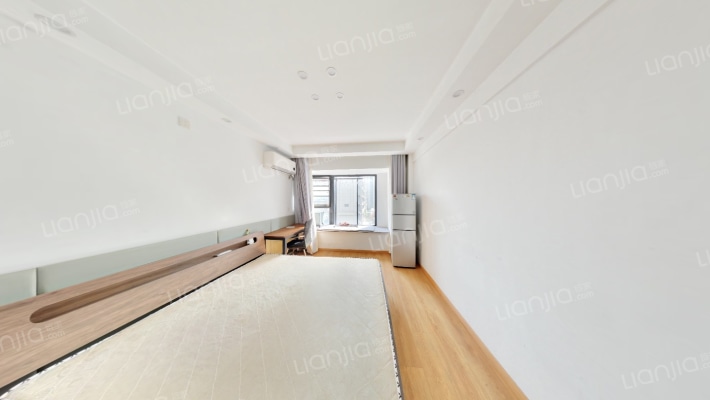 龙湖龙誉中心二手房实景图