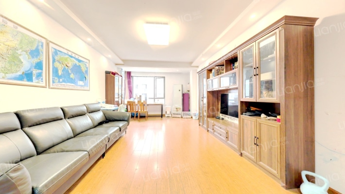 金地格林小城梦茵区二手房实景图