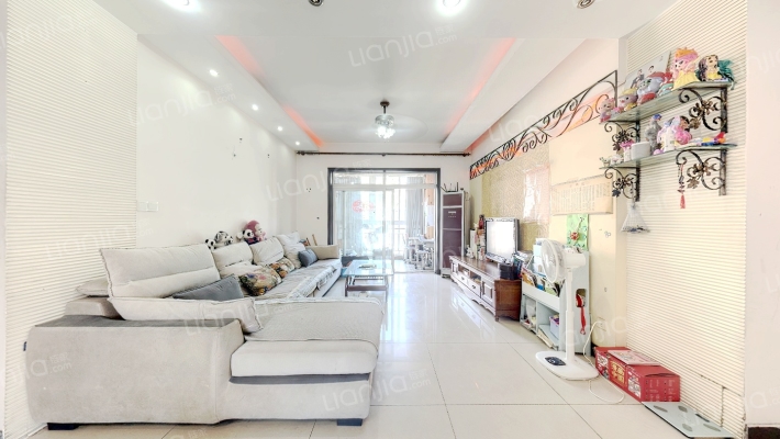 东润风景A区二手房实景图