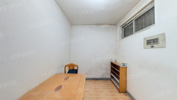 中亭街利安苑二手房实景图