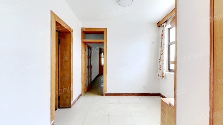 电视台综合楼二手房实景图