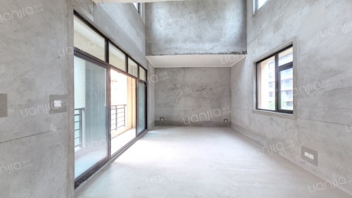 中建湖山印象湖岛墅二手房实景图