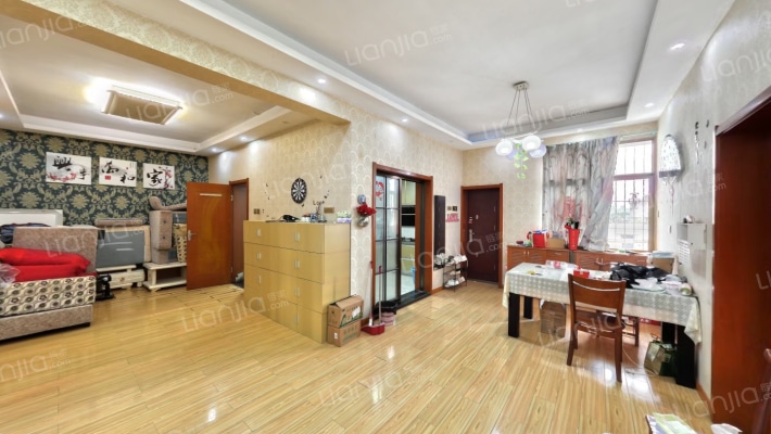 航侧小居二手房实景图