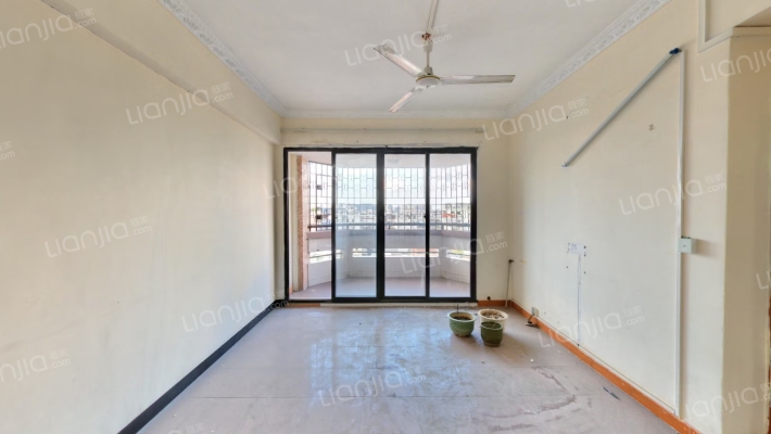 榕树角大街二手房实景图