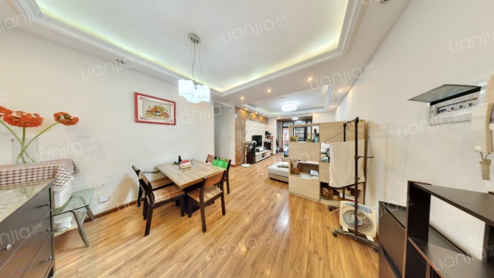 柏林河畔二手房实景图