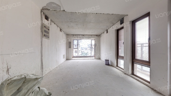 鲁能泰山7号院二手房实景图