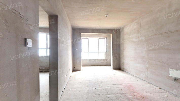 花园社区，绿化多，全南向两居，采光好，诚意出售。-客厅