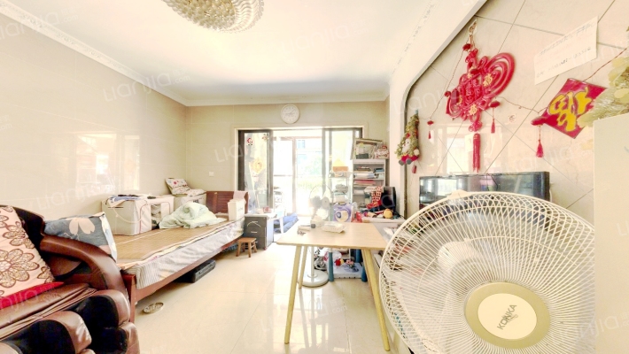 依云小区二手房实景图