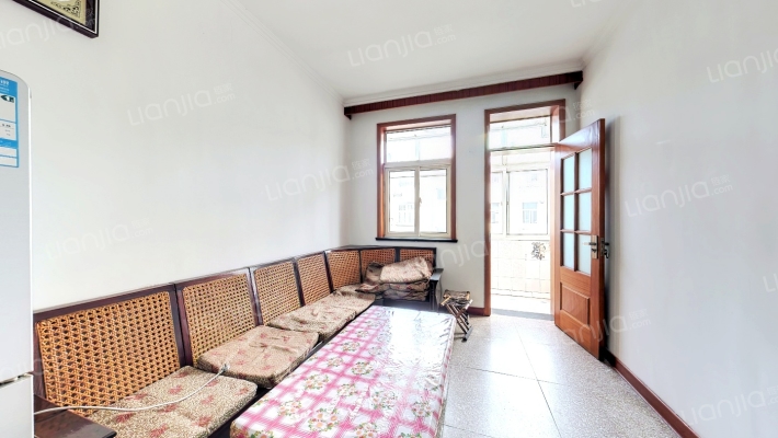 新兴小区二手房实景图