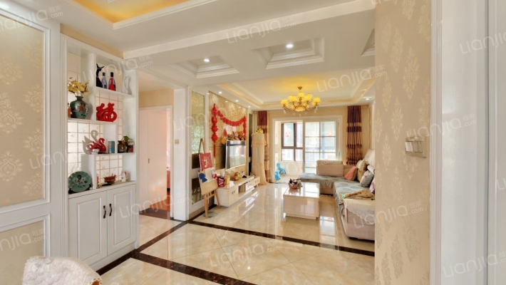 万达揽湖苑C区二手房实景图