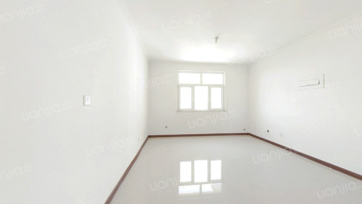 联合七号院朝南两居毛坯房，采光好。-客厅