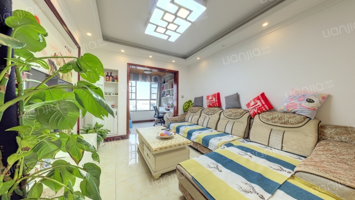 成都新天地二期春天里二手房实景图