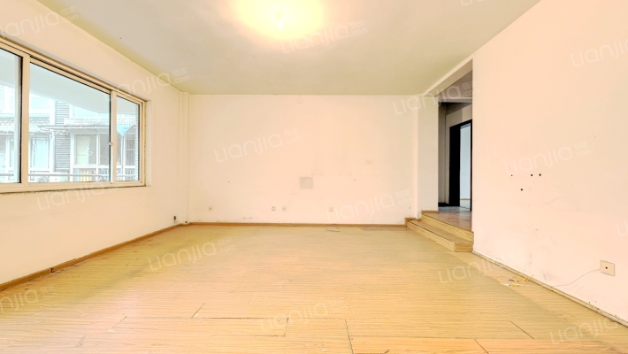 七彩花都B区一期二手房实景图