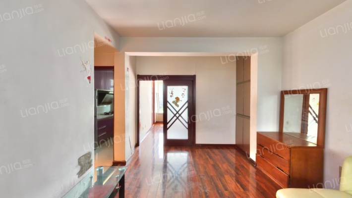 四季风情（贻港新城）二手房实景图