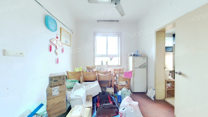 南杨路233弄二手房实景图