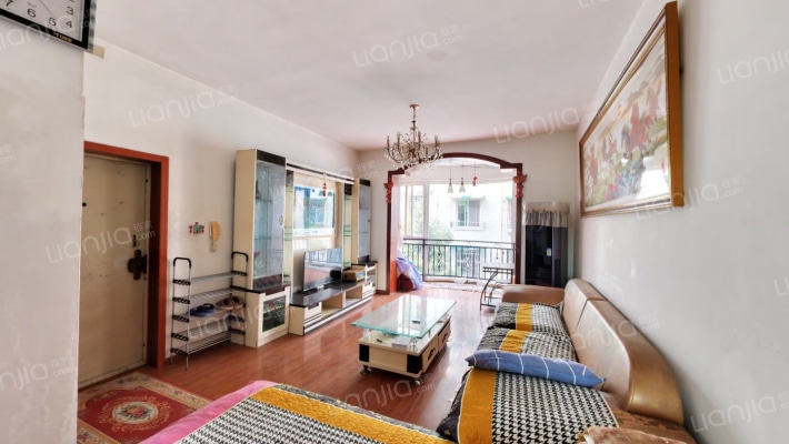 新秀花园二手房实景图