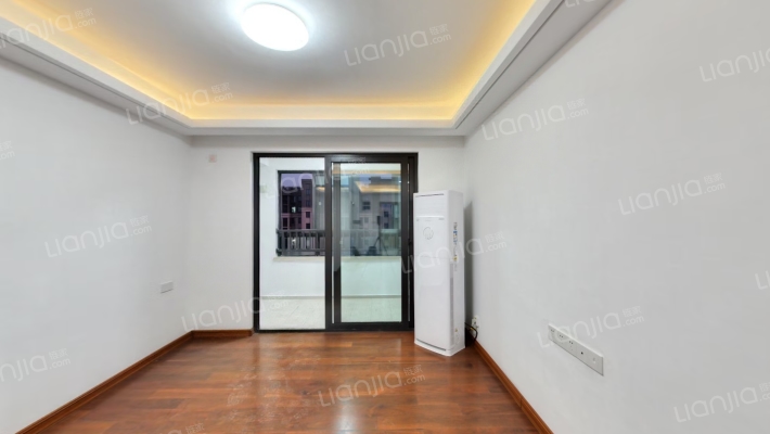 蓝天慧融花园二手房实景图