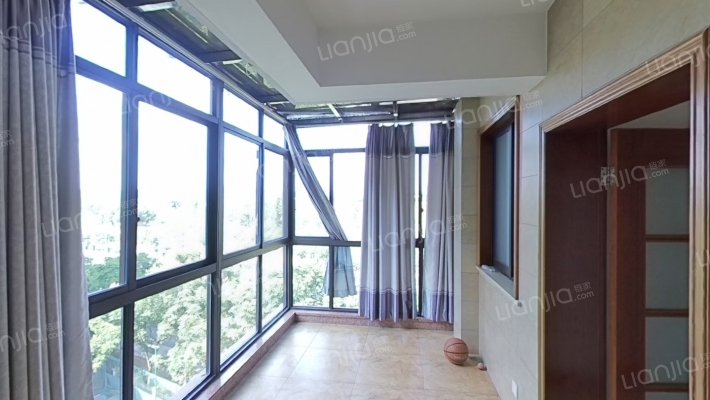 金城高尔夫二区二手房实景图