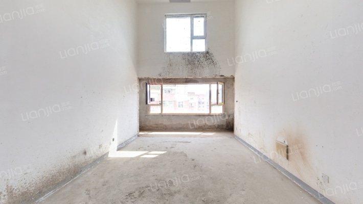 亿博隆河谷柒馆二手房实景图