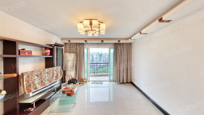 白云高尔夫花园东区二手房实景图