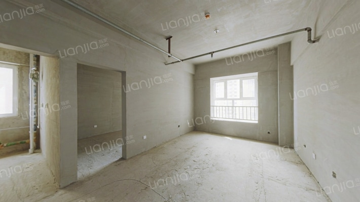 名流美域 三面朝南 房本满二 产权清晰  随时过户-客厅