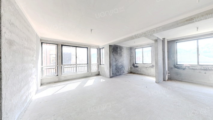 临嘉公寓二手房实景图