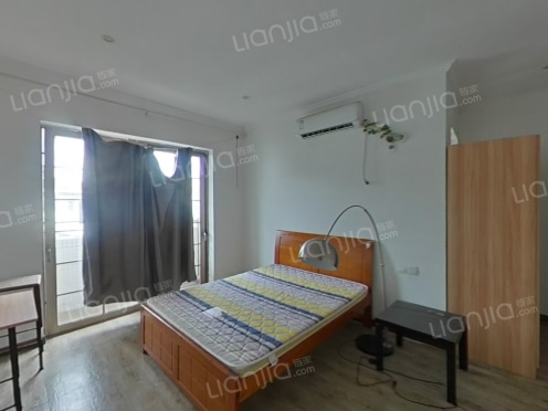 合租·爱加丽都 13居室 跃层 东南/南卧