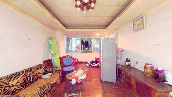 南江新村二手房实景图