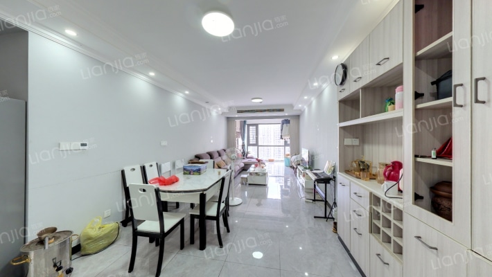 南益·名士豪庭二手房实景图