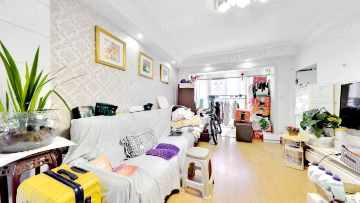 龙博公寓二手房实景图