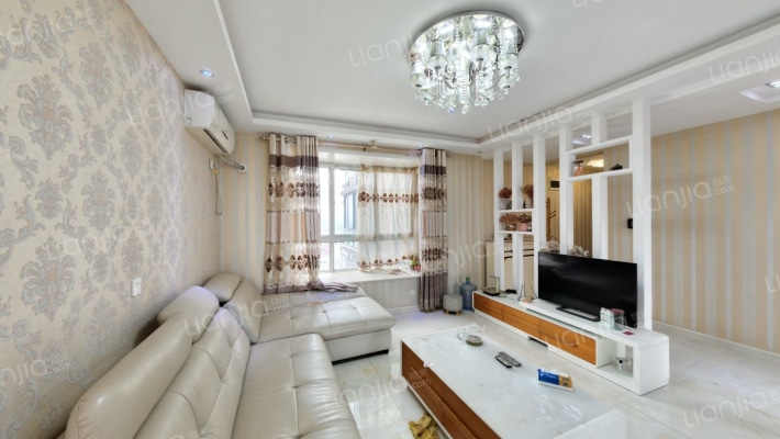 逸景佲居二手房实景图