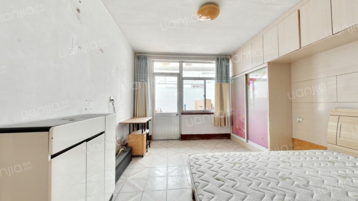 面粉厂家属楼二手房实景图