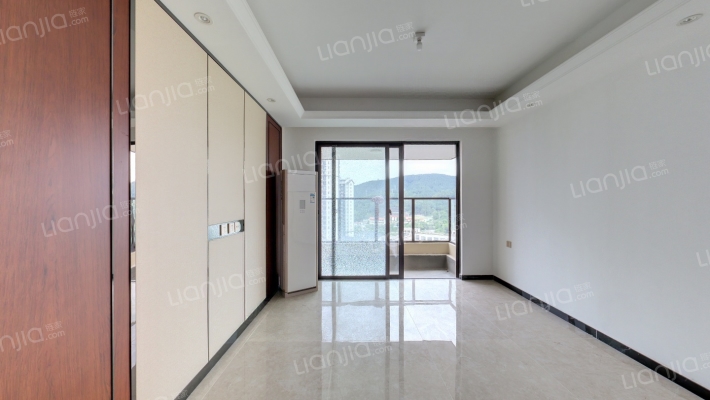 彰泰滨江学府二手房实景图