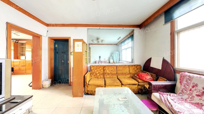 劳动东巷内衣厂家属院二手房实景图