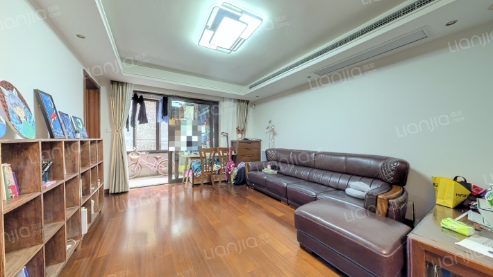 万科琥珀郡园二手房实景图