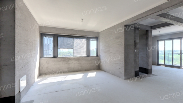 铂翠云邸二手房实景图