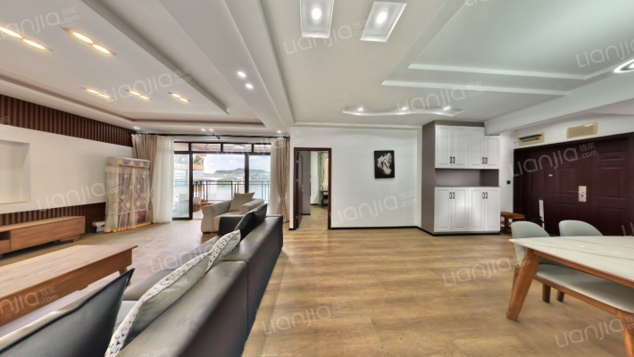 假日滨江花园C区二手房实景图