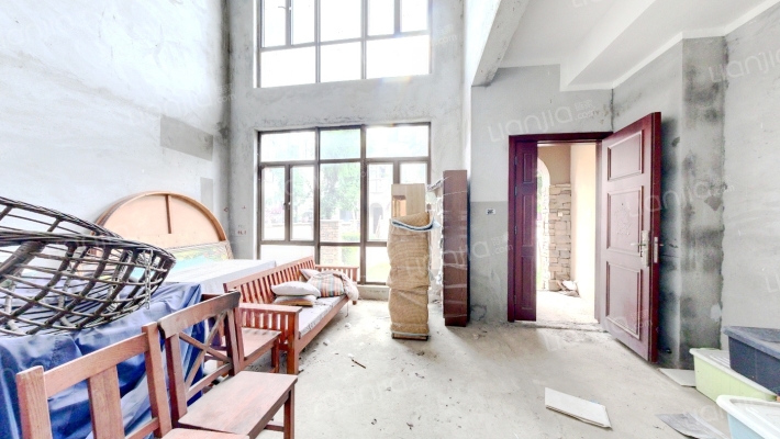 卓越蔚蓝山二手房实景图