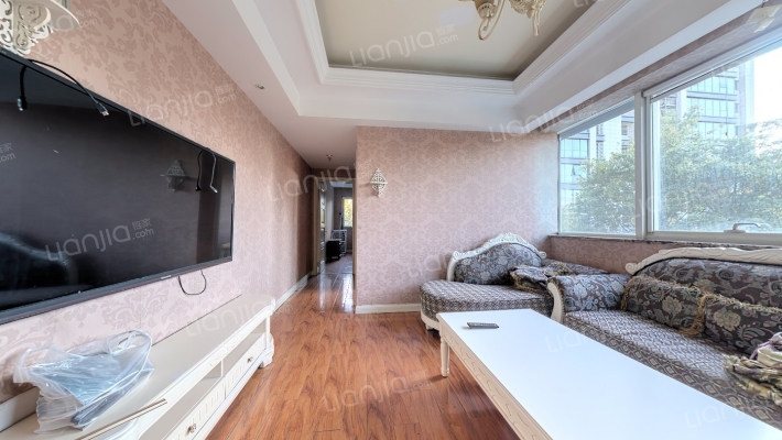 杰正山山山二手房实景图