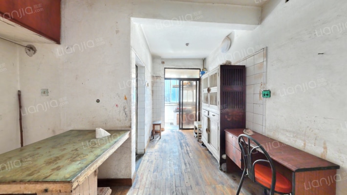 湄长新村二手房实景图