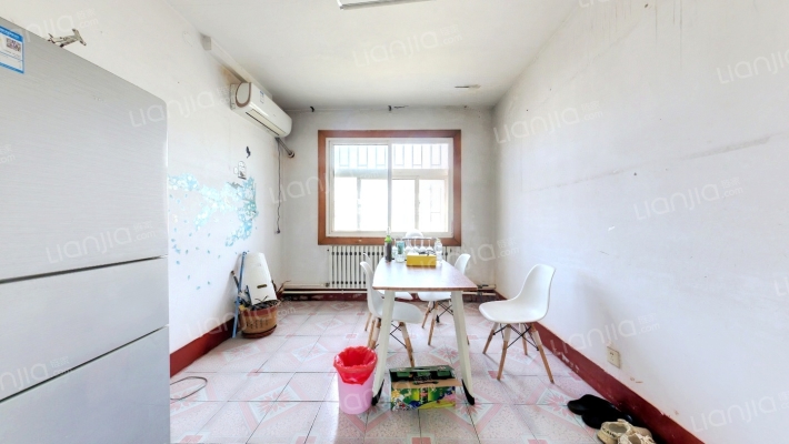 汽车大修厂二手房实景图