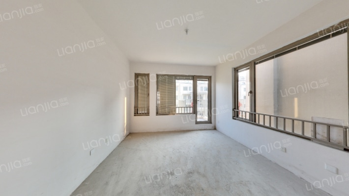 绿地新里海源名邸二手房实景图