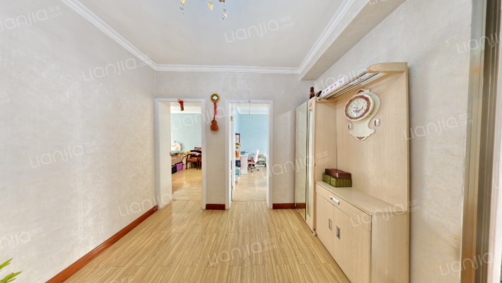 开关厂宿舍二手房实景图