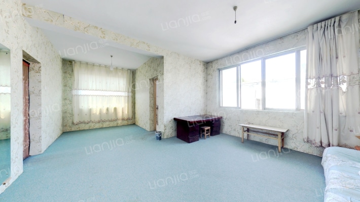 新城湾滨江花园C区二手房实景图